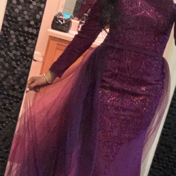 Portia & Scarlett Laurent Gown - Picture 4 of 4